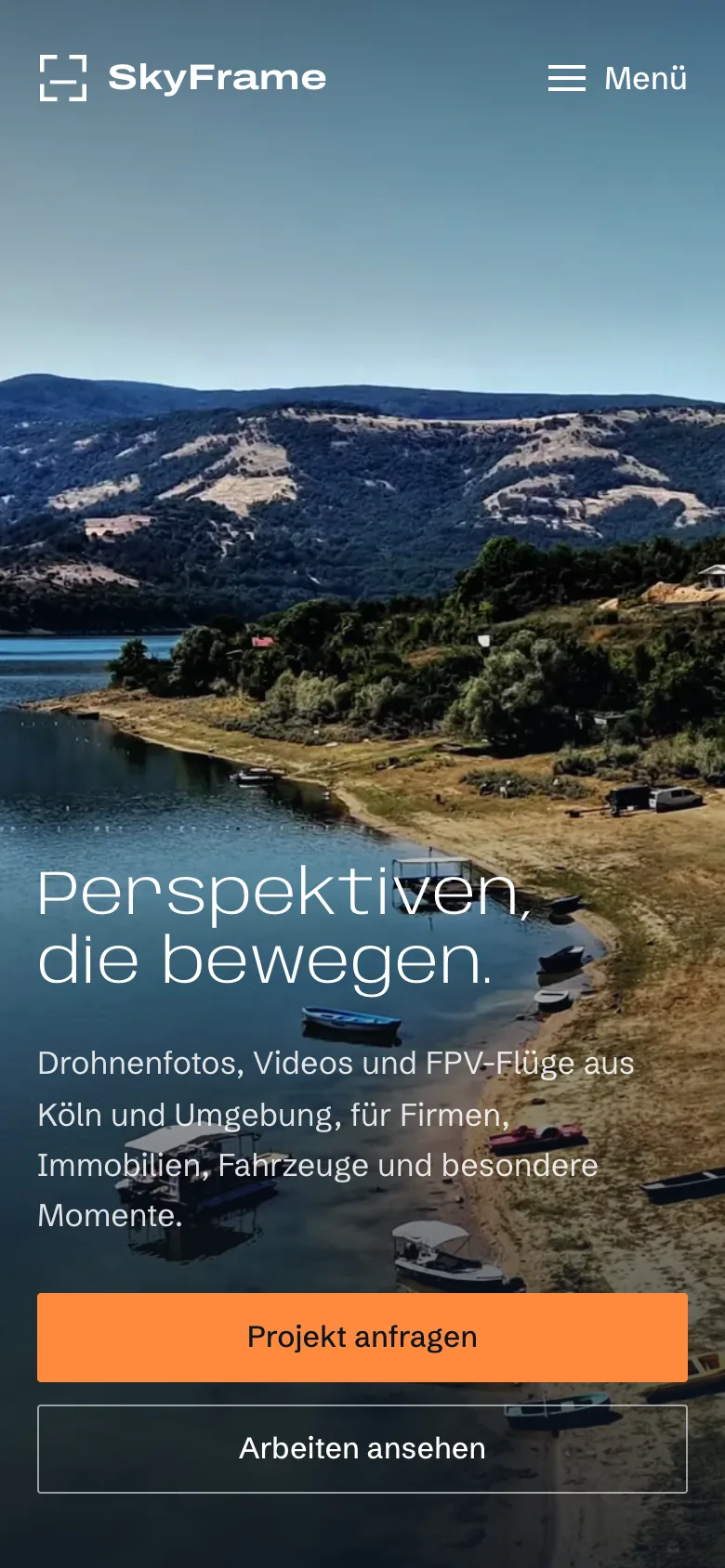 Website von SkyFrame auf einem Handy